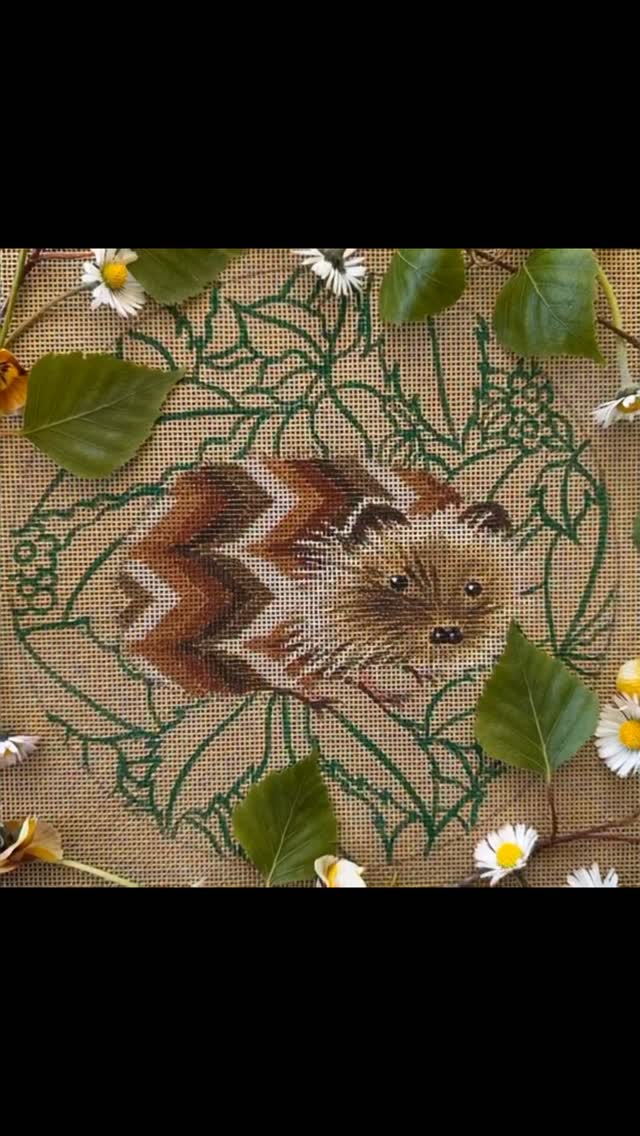 Did you know that hedgehog populations in the UK have declined by 30% in the last decade? They are on the red list of near endangered species. This sweet little Bargello Hoglet project is a reminder to leave leaf litter and dead wood around your garden, and create holes in your fence lines and hedges for these creatures to travel through at night 🙏🏼🦔 #nicolajarvisstudio #thehandpaints #needlepoint