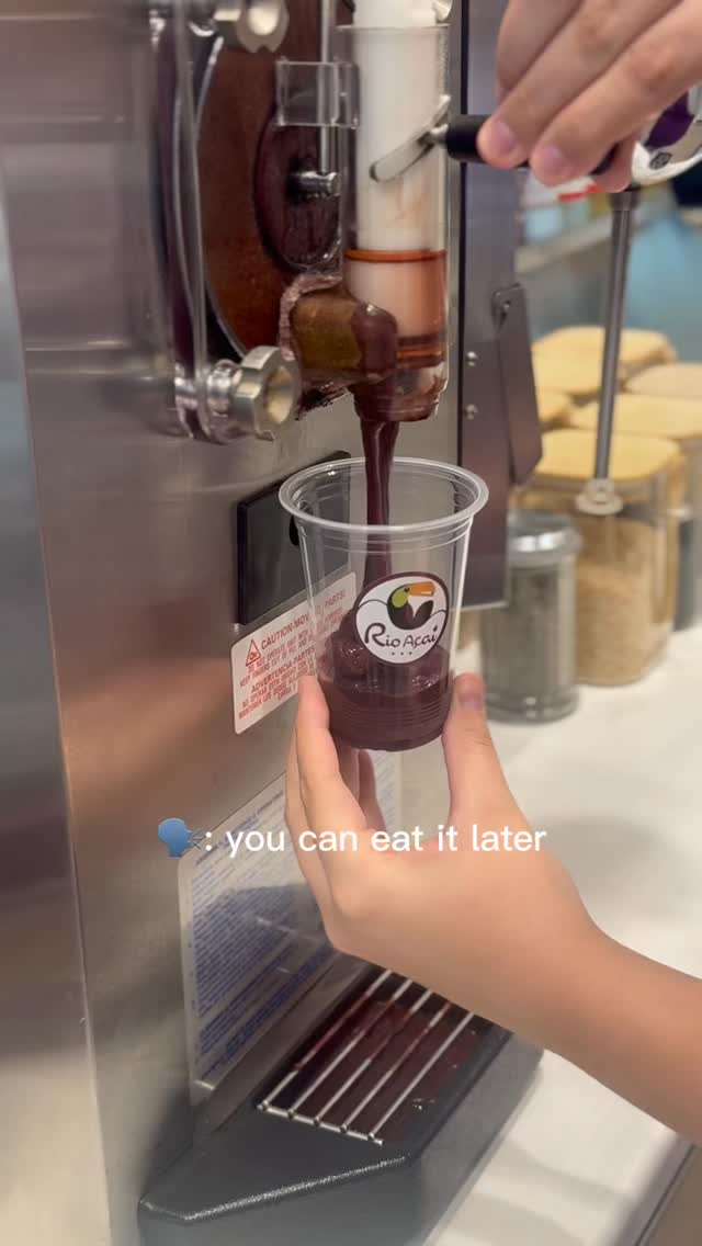 Me if I don’t get my açaí right now 🐼💢
Be honest… it’s you too 😅
Come fix it 😌
-
Moi si j’ai pas mon açaí tout de suite 🐼💢
Avoue… t’es pareil 😅
Viens régler ça 😌
#Relatable #AcaiCravings #RioAcai #OttawaEats #GatineauEats