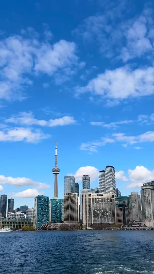 They won a weekend in Toronto #WGNChicago #DestinationToronto - and they started it with a bicycle tour. 🧡 Ferry rides with the skyline framed up for them, a delicious breakfast at #RunawayCafeTO and bikes to ride the whole way. This is what a city looks like when you actually feel it. Welcome to Toronto you two. Come back anytime. 🇨🇦
#PedalToronto #TorontoIslands