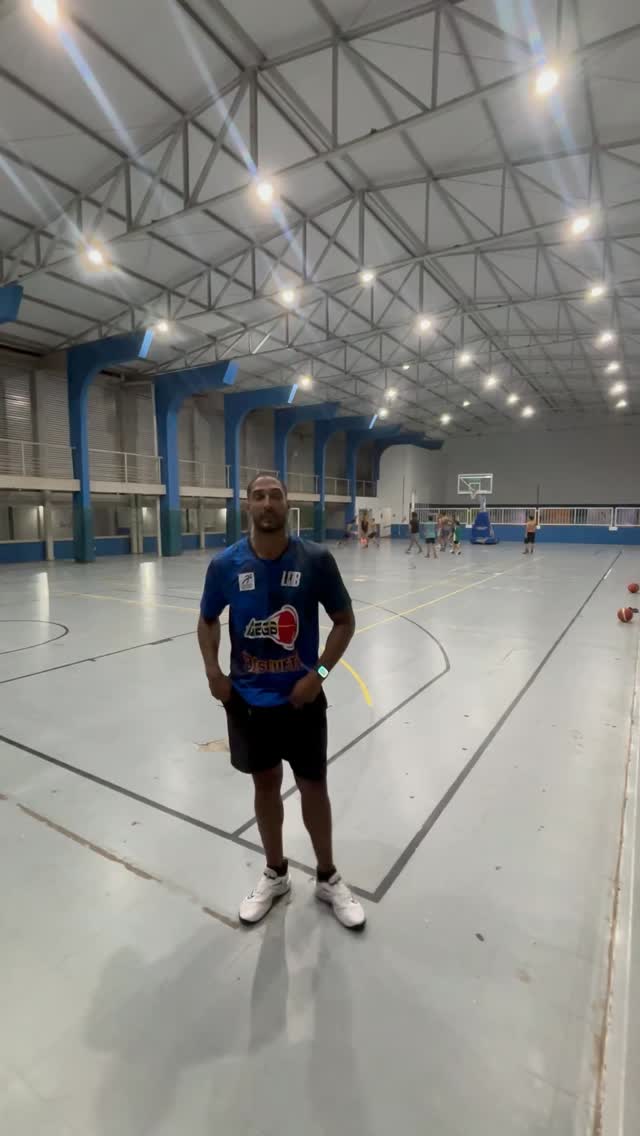 🏀🔥 É com muita alegria que anunciamos o retorno da nossa parceria de sucesso com a AEGB! E para marcar esse novo capítulo, as aulas terão o comando de ninguém menos que o ex-jogador profissional André Coimbra.
Imagine aprender as técnicas, a disciplina e a visão de jogo de quem brilhou nas quadras profissionais? Essa é a sua chance de elevar o nível do jogo em um ambiente de excelência.
O que você encontra aqui:
✅ Treinamentos técnicos de alto nível.
✅ Metodologia AEGB de formação de atletas.
✅ A infraestrutura que só o SESI oferece.
✅ Inspiração direta com André Coimbra.
📍 Local: Sesi Multiparque
📅 Horários:
Treinos a partir das 16:30h.
🚀 As vagas são limitadas! Não fique de fora dessa retomada histórica.
🔗 Clique no link da nossa bio e garanta sua inscrição agora!
#Basquete #SESI #AEGB #basquetedebase
