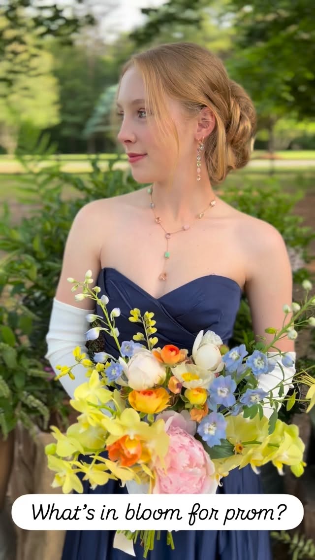 Why order your prom flowers from a local flower farm?
1. Locally sourced flowers are unique, you won’t have a copy paste rose bouquet like everyone else.
2. The fragrance! Unlike flowers that have been shipped in refrigeration for weeks, your blooms will be freshly cut and smell AMAZING. Think: Jo Malone London Peony & Blush Suede, Miss Dior Blooming Bouquet, and Chanel Chance Eau Tendre!!!
3. Customer service, send me a photo of your dress and I will help you create your own unique vision (like the one in this video which was designed around the yellow orchids!) Doing DIY with your besties? No problem, the Farmette also offers DIY kits with everything you will need to make your own gorgeous bouquets! Preorder is now available on the web site.#localflowers #prom #peony #promflowers