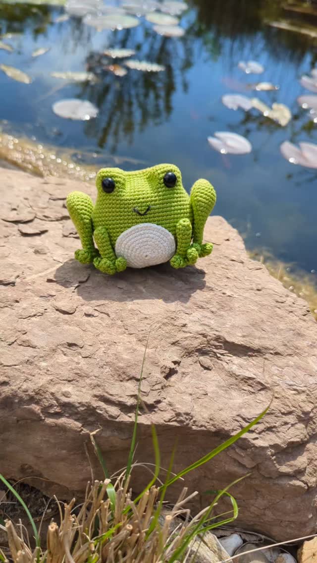 Hi AmiguruMay 👋🏼
For the first time, I haven't prepared anything for the challenge 🙈 but I'm going to try to participate on certain days, without putting too much pressure on myself 🤗
I'd like to take this opportunity to pay tribute to the challenge's creator, Ilaria, with a project made using one of her patterns 🐸
•
Hello AmiguruMay 👋🏼
Pour la première fois, je n'ai rien préparé pour le défi 🙈 mais je vais essayer de participer à certains jours, sans me mettre la pression 🤗
Je profite pour rendre honneur à la créatrice du challenge, Ilaria avec une réalisation à partir d'un de ses patrons 🐸
•
Yarn / fil / Wolle : @Scheepjes Catona
Pattern / patron : @airali_gray
•
🦦 Tout le matériel est dispo dans la mercerie suisse en ligne Made by Zazie, spécialisée crochet, amigurumi
🦦 Das gesamte Material findet ihr im Schweizer Online-Kurzwarengeschäft Made by Zazie spezialisiert auf Häkeln, Amigurumi
•
#Amigurumi #MercerieSuisse #MadeByZazie