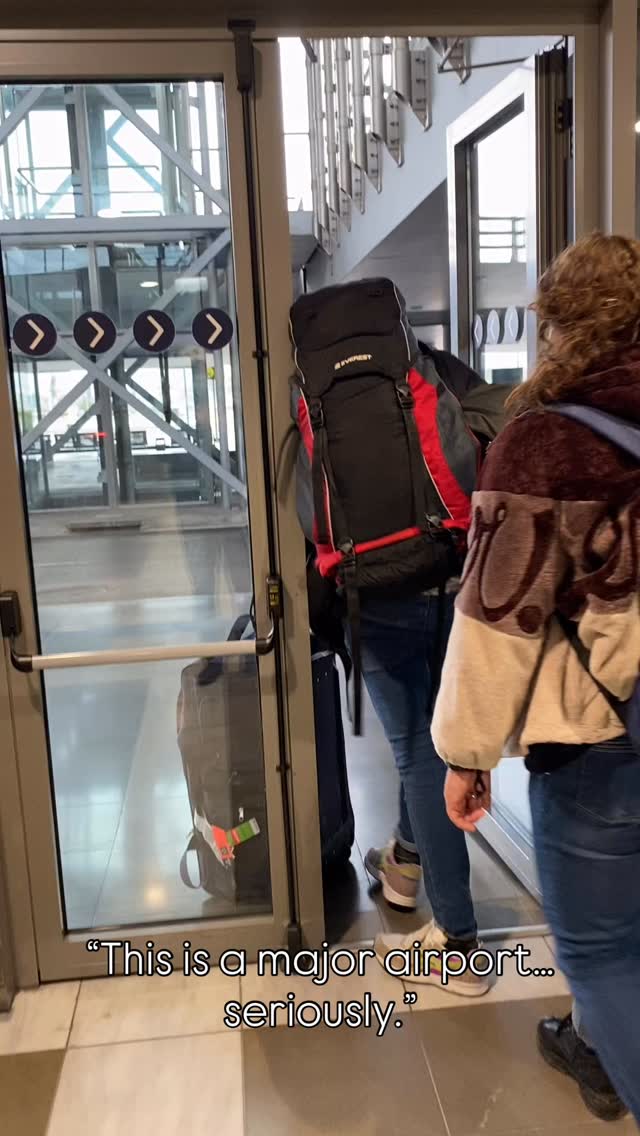 I was waiting at the airport and couldn’t help but notice something that made no sense.
The exit doors.
I actually started filming because I couldn’t believe what I was seeing. People were literally struggling to get out—one person holding the door open while another tried to squeeze through with luggage. In a major airport… how does that even happen?
So I’m curious—who’s responsible for this kind of design failure? The architect? The door manufacturer?
Because from a professional standpoint, this should never make it past the planning stage. If a door system requires two people just to function properly, something has gone seriously wrong.
If I were supplying those doors, I’d be raising red flags immediately. And if no one listened, I’d walk away. No reputable company should want its name attached to something this poorly thought out.
I even looked for a label to see who was behind it.
In the meantime, it was almost unbelievable—watching people struggle just to exit the building.
What do you think?