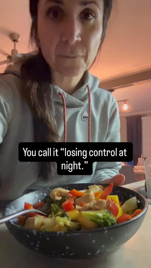 You’re not out of control at night. You’re underfed, overstimulated, and finally alone with your thoughts, it just shows up as snacking.
That’s what happens when your day is packed with constant, mostly unconscious micro-decisions.
What to prep.
What’s for dinner.
What will the kids eat.
What your partner wants.
Should I eat that.
Can I eat that.
I’m going out later.
I worked out so does that mean I can…
By the time food is in front of you, it’s not just one choice.
It’s the weight of every decision you’ve already made adding up.
Last chance to grab the guide to help you break the cycle and understand why you eat when you're not hungry. Comment STOP.