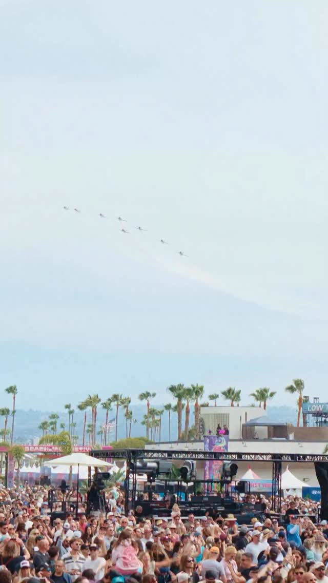 “Fly” live + a real life flyover = another epic BeachLife moment ✈️🎶