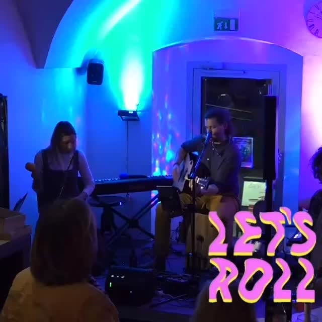 Tanja Illic
Proud Mary (Ike und Tina Turner)
Singa und Dringa 1
#singaunddringa #livemusik #gaudi #karaoke #singing