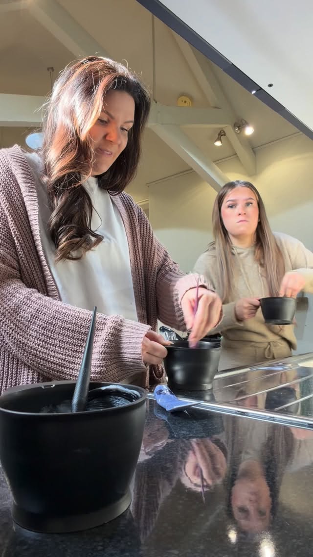 Behind the scenes = chaos…On the salon floor = absolute professionals ✨
Hair always flawless, vibes…always unhinged 💁🏼♀️😂
#NorfolkSalon #holtnorfolk #salonlife #unhinged #professionals
