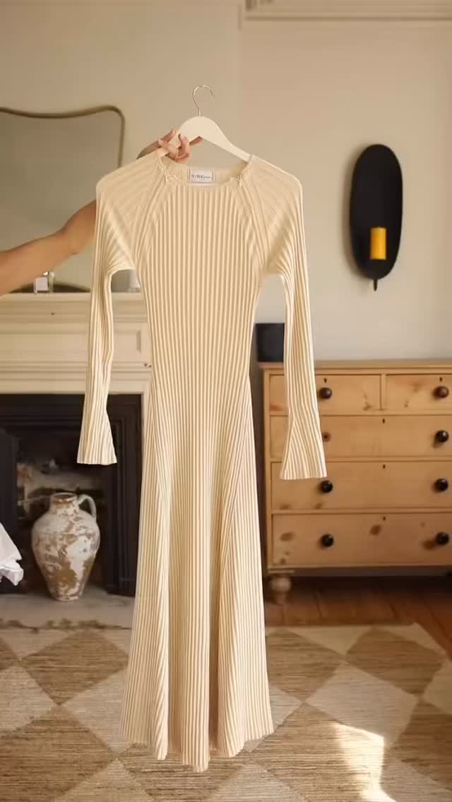 Stop scrolling - this is the dress your wardrobe has been waiting for.
The Serena Dress, styled by @hannahcrosskey ✨
Timeless. Effortless. Endlessly versatile.
Wear it with heels, boots, trainers - layered, minimal, dressed up or down. This is the piece that does it all, season after season. No overthinking, just throw on and go.
If you’re building a capsule wardrobe, start here.
Tap to shop now → www.ninethelabel.com
#maternity #pregnancy #maternitystyle