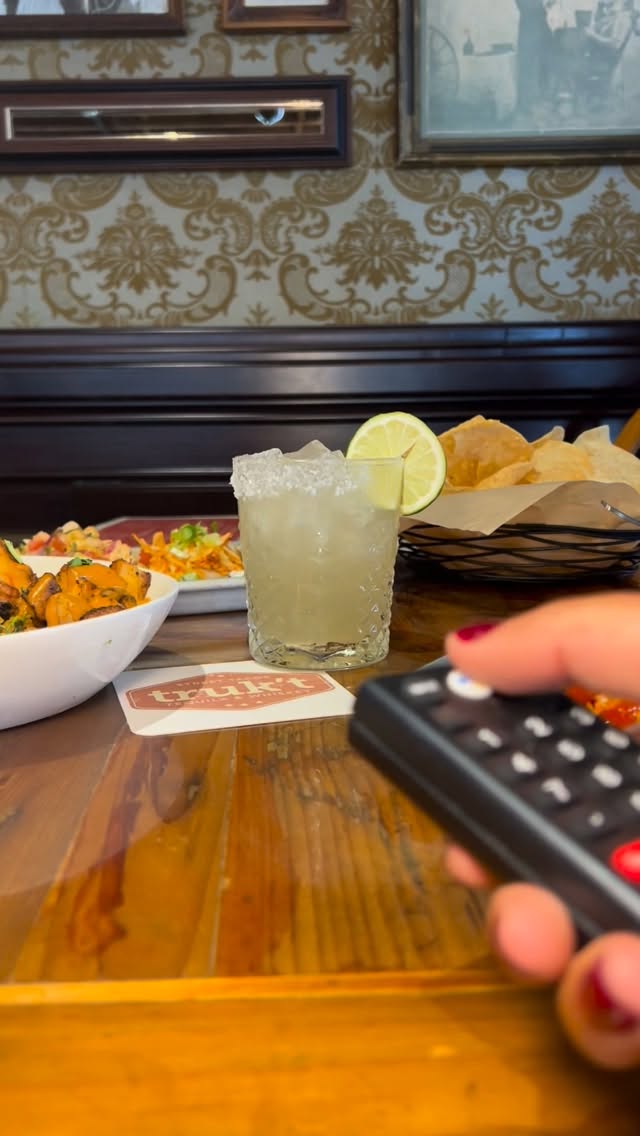 Cinco de Drinko Weekend kicks off today‼️ Choose your favorite marg to sip all weekend or try our limited time flight May 1-5.
FEATURED MARGARITA FLIGHT
coconut kiwi • cucumber watermelon • rosemary grapefruit