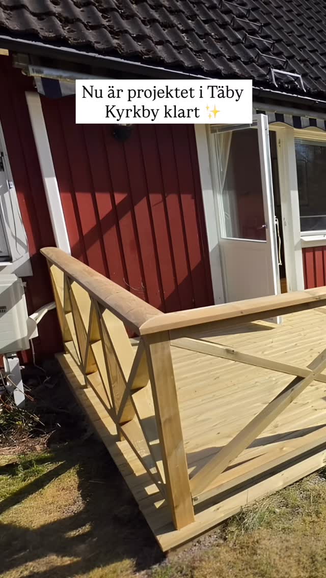 Nu står ännu ett projekt färdigt – där både ute- och innemiljö fått ett lyft med fokus på känsla, helhet och detaljer.
Invändigt har målnings- och tapetseringsarbeten skapat en mjukare och mer ombonad känsla i hemmet. Tapeten Dahlia Garden från @borastapeter @alcropro är alldeles underbar ✨🌼
Utomhus har en ny altan byggts för att skapa en naturlig förlängning av hemmet och ge plats för sommarens lugna stunder☀️
Har du ett projekt hemma som du vill förverkliga? Kontakta oss så hjälper vi dig 🤝
📞08-541 350 71
📩 info@wolfbuilder.se
Bilder Wolfbuilder AB @pawelrobakowski5