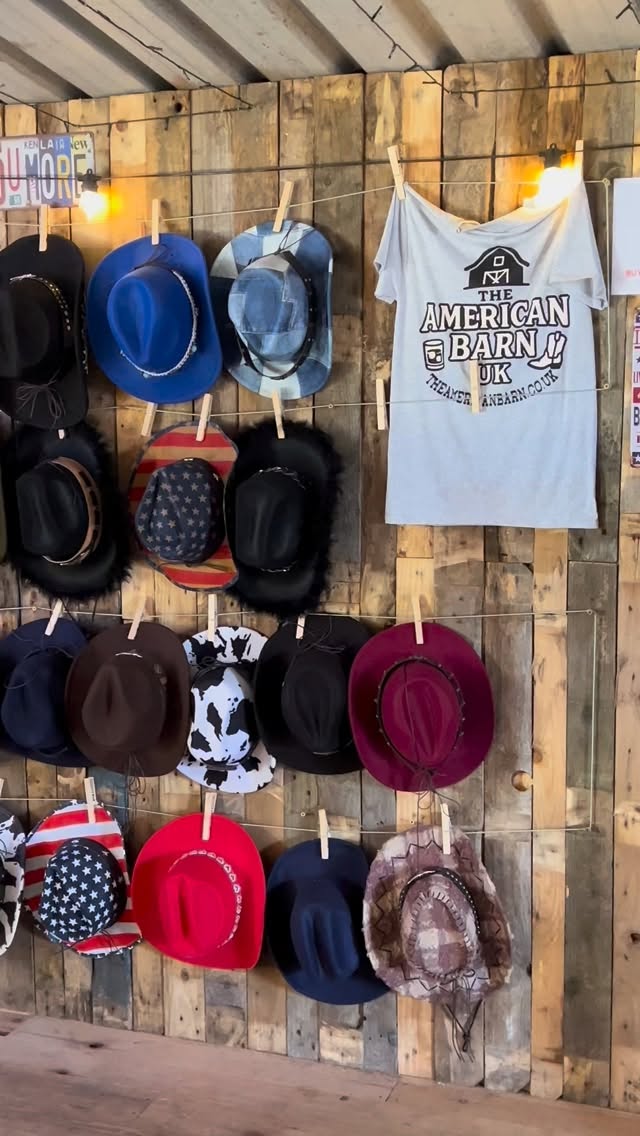Howdy 30 🤠
Every country themed birthday party needs cake from Cake & Thistle!
What a treat this order was 🫶🏻
If you want more information on my party packages, my inbox is always open 🤎