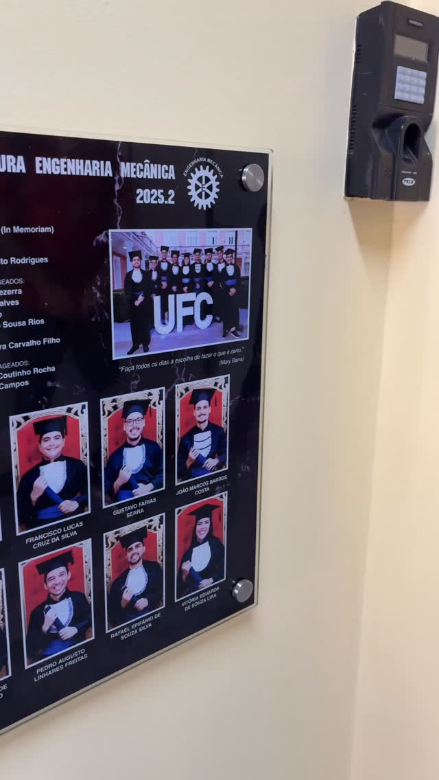 Placas Elegantes em vidro para formatura UFC, qualquer curso.
Instalação e Arte Gráfica Grátis.
Mais informações no WhatsApp 85 98624-9172.
#formatura