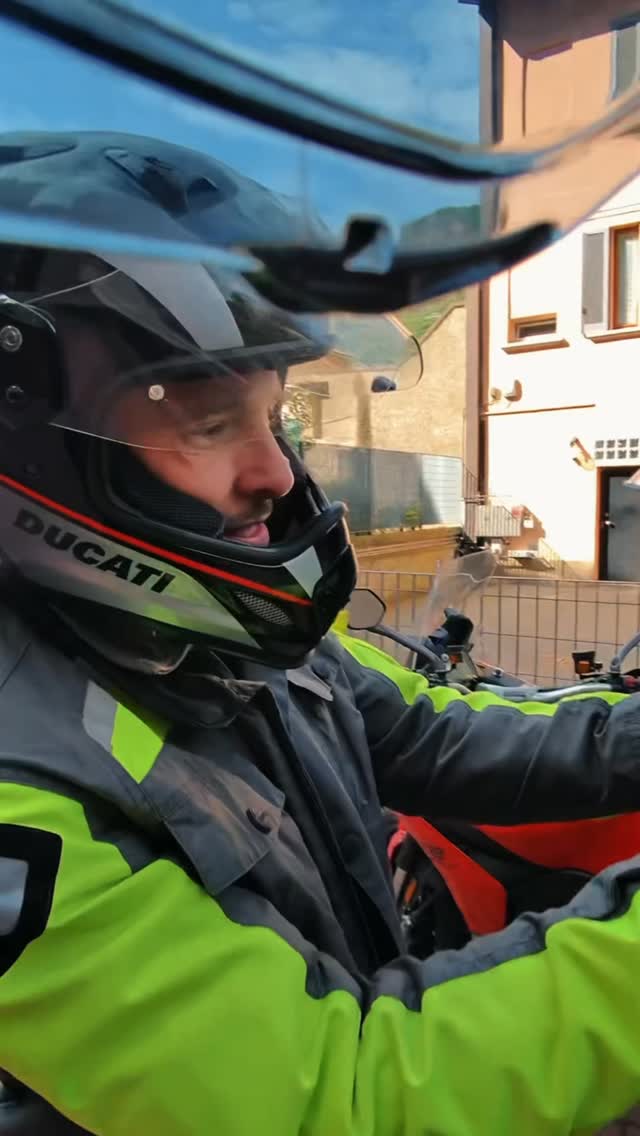 Human being. This is the real@meaning of Lake Como Motorbike. Thank you.
#lakecomomotorbike #lakecomo #motorcycletouring #ducati #motorcycletours