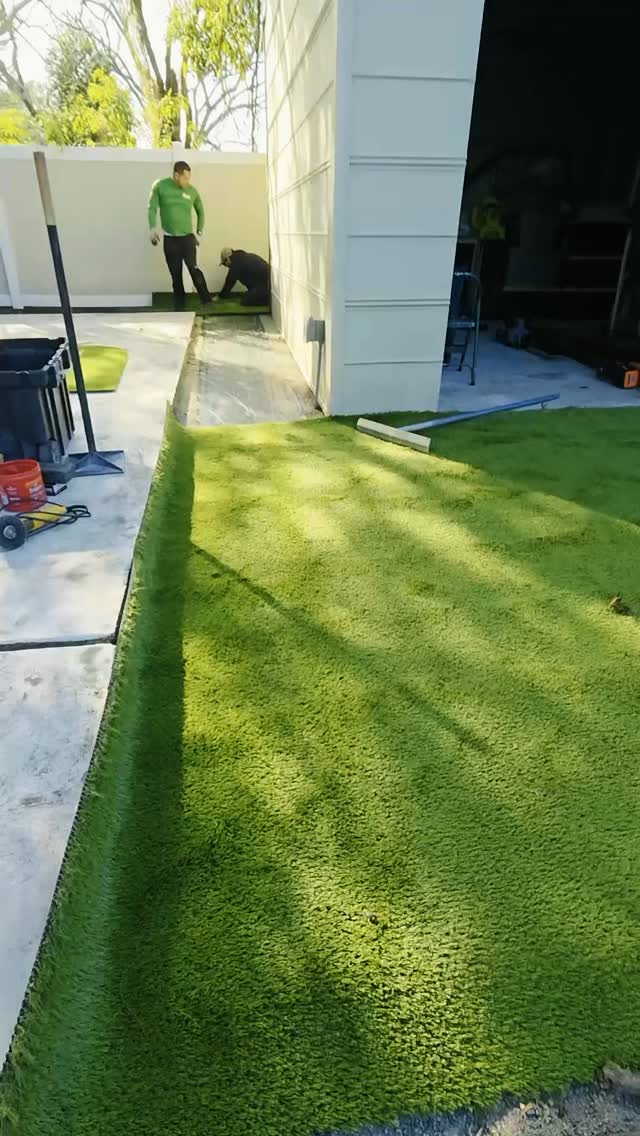 Artificial grass 🌱 turns any backyard into a clean, functional and visually strong space.
It’s not just about how it looks it’s about how it works every day. ☀️
✅ Less maintenance.
✅ More enjoyment.
✅ Better results.
Let’s design your space the right way. ✨
#ArtificialTurf #OutdoorUpgrade #BackyardGoals #LandscapeDesign #OrlandoFL