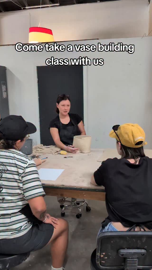 Classes every weekend in Chinatown LA 😘 Link in bio 🔗 #LA #ceramics #pottery #thingstodoinla #fyp