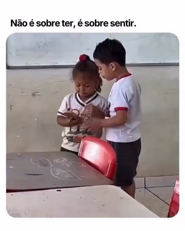 Não é sobre ter. É sobre sentir.
Vivemos acumulando conquistas, metas e resultados… mas o que realmente sustenta o cérebro e o corpo a longo prazo não é o que você possui — é o que você experimenta.
Sentir presença.
Sentir energia.
Sentir clareza.
Porque saúde não é só ausência de doença — é percepção, conexão e performance real no dia a dia.
No fim, o que transforma não é o que você tem…
é o que você consegue sentir.
Dr Cezar Oliveira
Cérebro e Coluna Regenerativa#drcezaroliveira #bemestar #colunaregenerativa #cerebroregenerativo #bioquestclinic