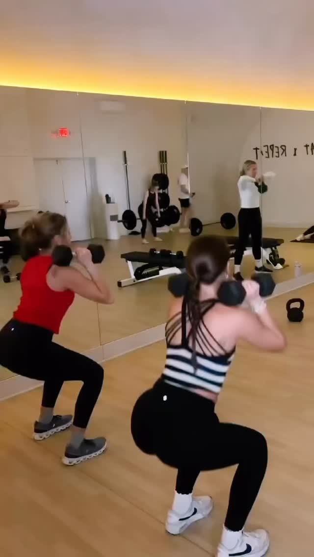 stoke summer is almost here…
• our summer schedule drops may 18- get ready to lock in your classes
• student + teacher special is BACK- 3 or 4 months unlimited for $175/month
• big things coming 👀 including our next FREE community walk with our friends @thecoconutcluboc
• quick heads up on policy updates:
– late cancel (within 8 hrs): $15
– no-show: $20
– class packs + drop-ins: class is forfeited
coffee x surf x sweat x repeat all summer long🌊🌞