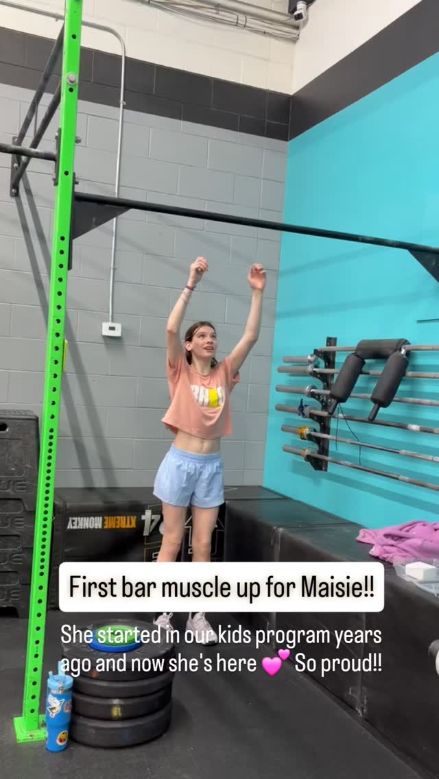 So cool to watch strength, fitness, and skills unfold in the next generation!! Big smiles and high fives all around for Maisie today 👏👏👏
#Crossfit #crossfitkids #startemyoung #fitnessisforever