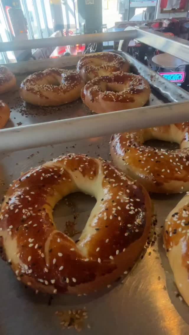 🔥 Fresh out of the oven at Galata Sweets & Galata Sweets 🇹🇷
🥯 Simit (Turkish bagel) – crispy outside, soft inside, covered with sesame
🥐 Croissants – buttery, flaky, perfect with tea or coffee
🥖 Açma – soft, slightly sweet Turkish pastry, similar to brioche and perfect for breakfast
🥟 Poğaça – savory stuffed pastries (cheese, olives, potato & more)
☕ Always best served with fresh Turkish tea for the full Istanbul vibe
📍 Available daily at both locations
✨ One bite away from Istanbul