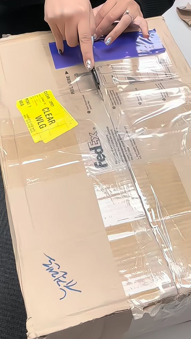 🚨 NZ Lash Techs… you asked, we delivered 🚨
Official BANHADA Korea Lash Lift stock has finally arrived in NZ 🇳🇿✨
The viral Korean lash lift system loved for its clean, glossy, natural-looking results is finally here 😭✨
Think healthier-looking lashes, precision lifting, and that soft “K-beauty” finish your clients will obsess over.
Limited first drop available 📦
DM now to secure your stock before it sells out 💌
#Banhada #KoreanLashLift #LashLiftNZ #LashTechNZ #BanhadaNZ KBeauty LashLiftProducts NZBeauty LashArtist