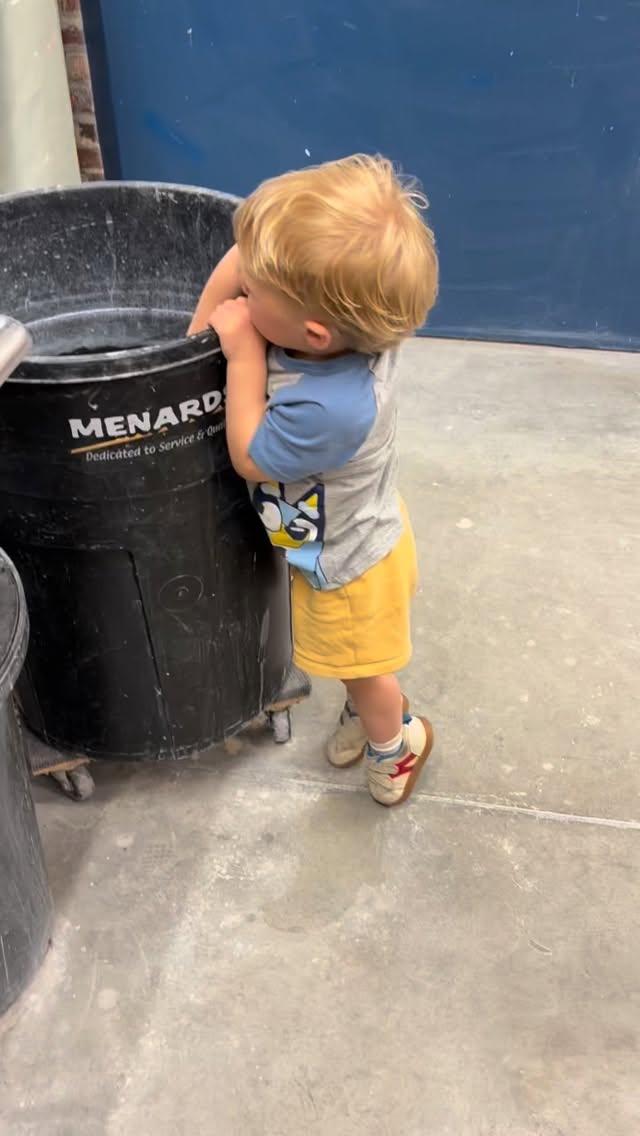 My little helper today 🥰
Pros: Loves to sponge surfaces and an expert slab roller
Cons: A little too interested in the trash can and left his “play-doh” everywhere
Either way he is hired 😉💛