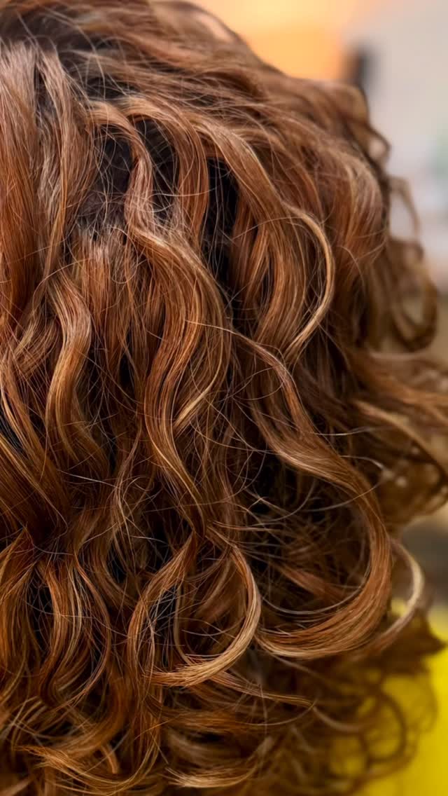 How I take care of your curls when I color your hair:
Curly hair is delicate, which is why a curl specialist is key! When I color, I prioritize protecting your curls.
Weāll start with a consultation to understand your hair history and desired results, using gentle formulas and precise application. I always deep condition afterward to replenish moisture.
Plus, I offer cuts, styling, and treatments to keep your colored curls healthy.
Book your appointment today for amazing, damage-free color!
#CurlyHairColor #HairCare #SanDiegoHairstylist