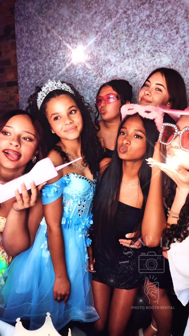 ✨ Izzy’s Quinceañera✨ A closer look at the moments that made the night!
✨ From first pose to last print, every second felt like a highlight!
✨ The moment doesn’t end at the booth ✨
With our Signature Keychain Experience, guests create their own custom keepsakes on the spot, something they’ll take home, use, and never forget.
✨2026 dates are filling fast! Link in bio to fill out inquiry.
___________________________________
📸 Photo Booth- @asnapawayco_
✨Venue- @chicagotheaterworks
___________________________________
#ChicagoPhotoBooth #ChicagoEvents
#QuinceañeraChicago #ChicagoPartyVibes chicagolandevent