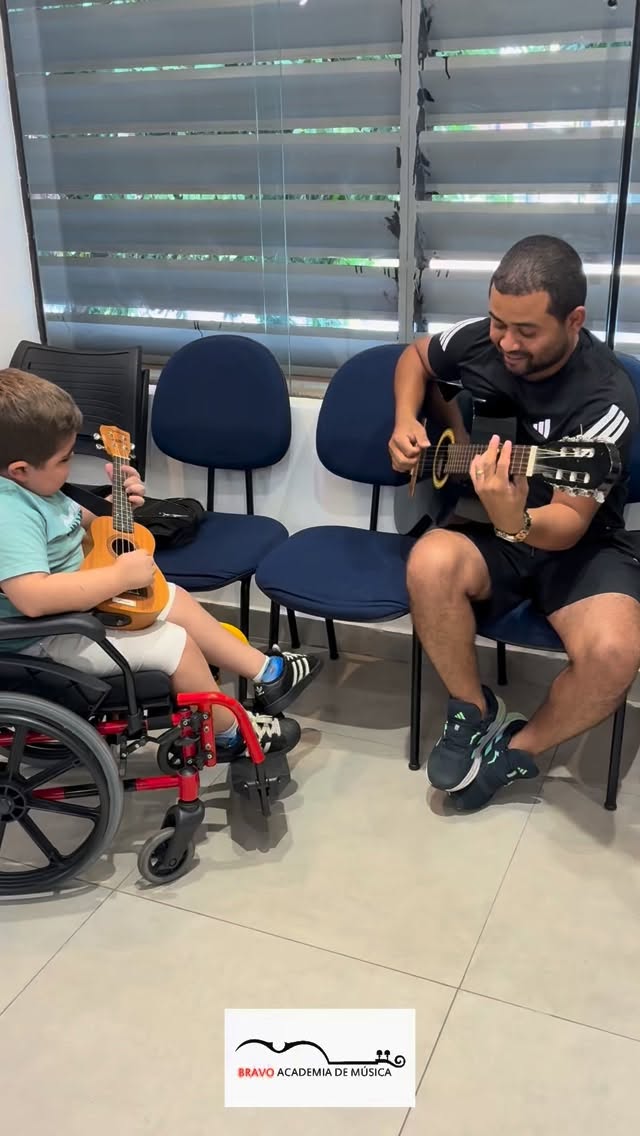 Se você sempre quis aprender música…
esse pode ser o seu momento 🎶
Aulas para todos os níveis,
no seu ritmo e sem pressão.
Vem conhecer a Bravo! ♥️
Agende sua aula experimental, o link esta na nossa bio.
#musica #aulademusica #escolademusica #bravoacademiademusica