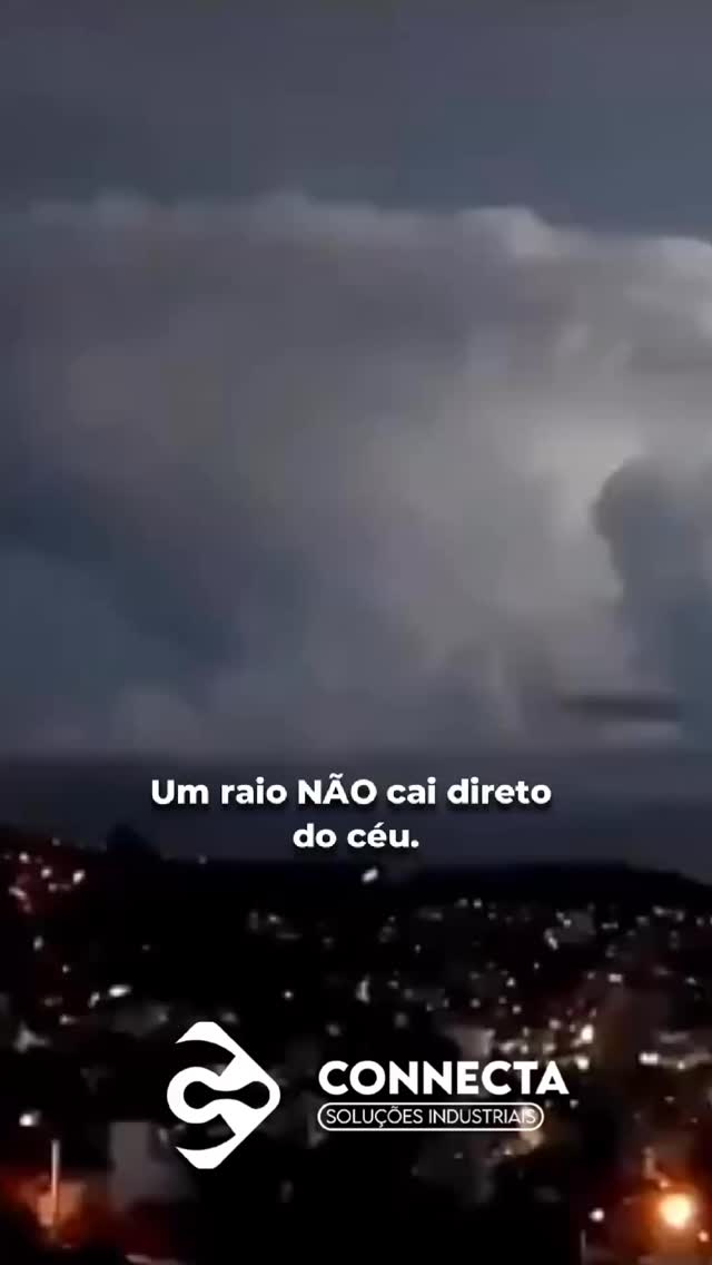 ⚡️ Do céu ao solo, a energia do raio precisa de um caminho seguro.
Durante uma descarga atmosférica, forma-se um canal ionizado que busca o ponto mais favorável até a terra. É nesse momento que o SPDA entra em ação: captando, conduzindo e dissipando essa energia de forma controlada e segura.
🔧 Através de um sistema eficiente de captação, descida e aterramento, garantimos a proteção das estruturas, equipamentos e, principalmente, das pessoas.
Sem esse direcionamento, a corrente elétrica pode causar sérios danos, buscando caminhos imprevisíveis e perigosos.
💡 Vale lembrar: o SPDA não impede o raio — ele garante que a energia siga um caminho seguro até sua dissipação no solo.
🚀 Connecta Soluções Industriais e Elétricas
Segurança, técnica e responsabilidade em cada projeto.
#spda #pararaio #aterramento #nr10 #engenhariaeletrica