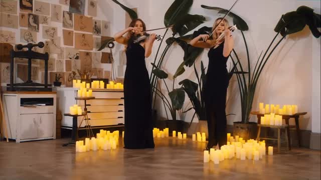Welcoming the start of summer with a couple of standout electrics from @frequencystringsmusic
The Silver Bridge Dragon and White LED electric violins pairing perfectly with one of their favourites Golden 💛🌿 🎻
🎥 @crossvisuals_
.
.
.
#BridgeViolins #ElectricViolin #FrequencyStrings #Violinist StringMusic