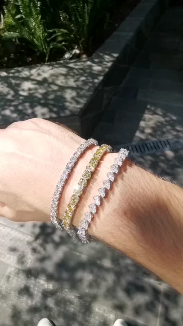Tennis bracelet Moissanite y diamantes, solo brilla
#tennisbracelet #moissanite #diamantedelaboratorio #joyeriafina #landmarkguadalajara