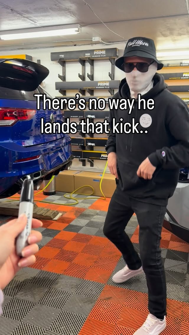 How did he do that??? 😱
#tint #tintedwindows #windowtints #xpel
————————————
FullMoon Autoworks Inc.
🏠1439 Youville Drive Unit 9
📞613.608.TINT