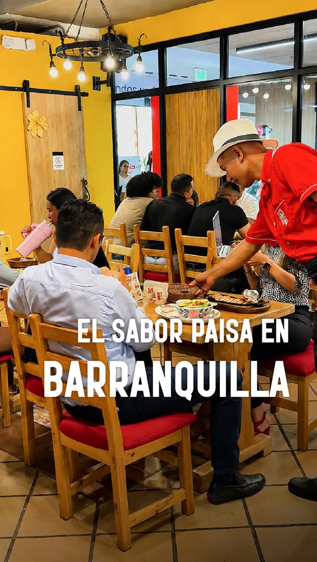 Si estás en Barranquilla y todavía no conocés esta sede… te estás perdiendo un parche completo. 👀🔥
Comida tradicional, chorizo recién salido de la parrilla y un ambiente que hace sentir a cualquiera como en casa. ❤️🐷
📍Asados Doña Rosa — Cenco Altos del Prado, frente a Jumbo.
📲Envíaselo a ese parcero que nunca perdona una buena bandeja paisa esté donde esté.
