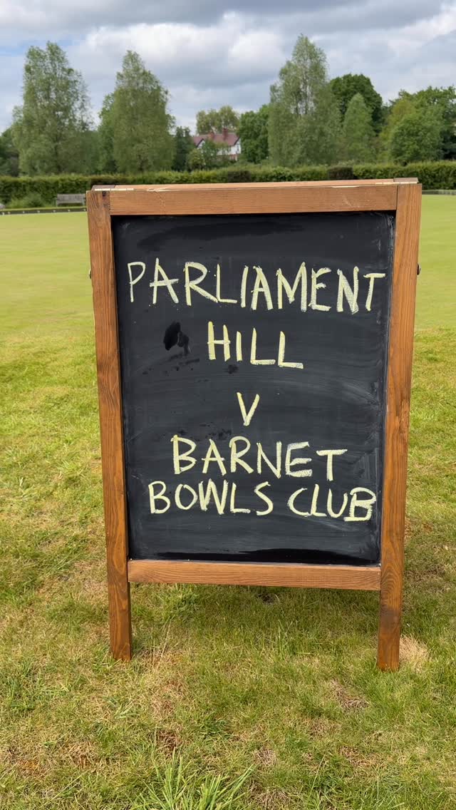 First match of the season against Barnet Bowls Club this afternoon. Whilst we won on two rinks, the third rink was hung out to dry by some consistently accurate bowling from Barnet, also known as a ‘thrashing’! It didn’t help that we also accidentally gave them a few points 🫣😩 which brought the final result to PHBC 39 to 44 for Barnet. The only way is up baby!
#lawnbowlsforlife #parliamenthillbowlsclub #parliamenthill #hampsteadheath #thatshowweroll