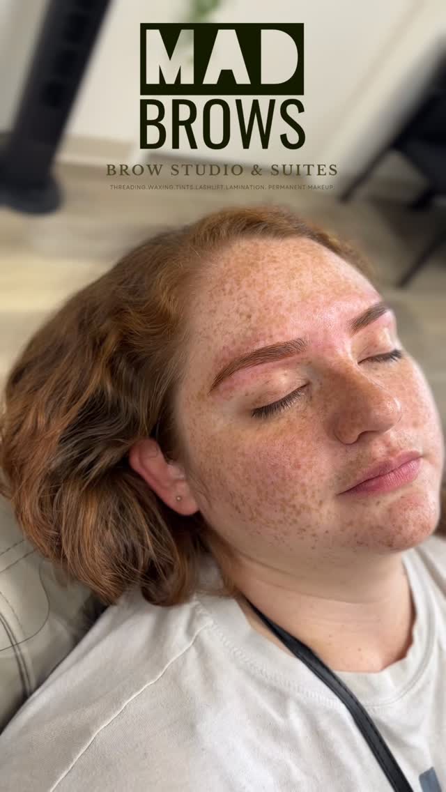 What 👏 A 👏 BEAUTY 👏😍✨ We are absolutely OBSESSED with this transformation!!! @browdaddy GINGER stain never disappoints 😍Thank you so much for trusting us with your brows 🫶🤎
Even though this was her FIRST time ever getting a brow tint, she put her trust in us to create the perfect custom shade for her features — and WOW 😮💨🔥 we are in LOVE with how soft, defined, and beautiful they turned out!
The right brow color makes SUCH a difference ✨ It frames the face, enhances the eyes, and gives that effortless polished look without having to do makeup every day 🤍
We always take our time color matching to make sure the brows still look natural while giving that clean, luxe finish 👏✨
What do you guys think?! 👀🤎
Did we nail the color match or what?! 😍👇 #browtint #gilbertaz #arizona #eyebrows #browshaping
