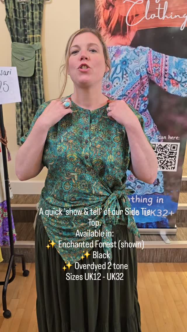 Apologies for cutting the talking, the background chatter was too loud 😂
Anyway...a quick 'show & tell' of our Side Tie Top.
It's a really versatile, easy to wear, flattering and gorgeous on 💋
Get it at www.peachypearclothing.co.uk under catergory 'Moon & Moss'.
#Peachypearclothing
#sizeinclusivebrand
#designedbywomenforwomen
#versatileclothes
#cottonclothing