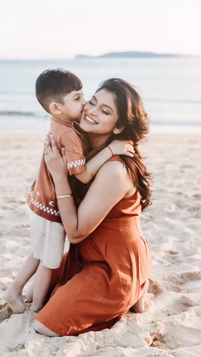 Beach, golden light, and a family full of love ✨
📍Location - Sydney
Book your session now! 💗
#sydneyfamilyphotographer #familybeachphotography #sydneybeachphotography #sydneyfamilyphotography #sydneyphotographer