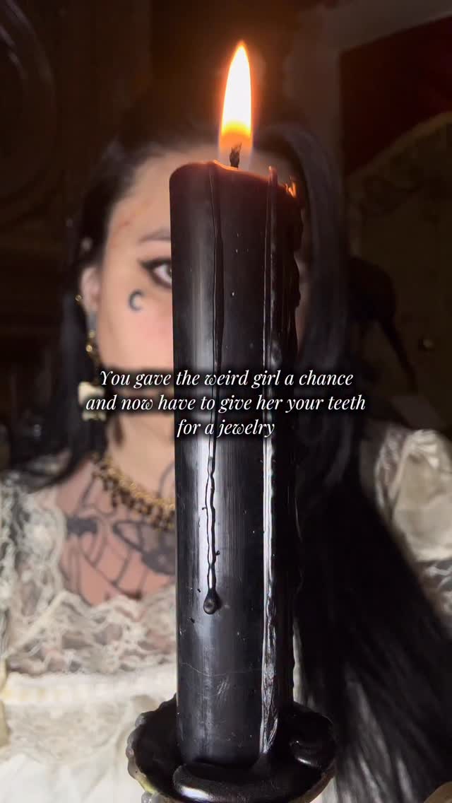 Ceci est ton signe pour réclamer la dent de ton ou ta partenaire 🫵🏻
Contacte moi si tu veux un projet de ce genre avec tes dents ou les dents de ton amour❤️🔥
Bijoux alternatifs curiosités faits main, victorien gothique
Bijoux os, dent
Tooth jewelry, bone jewelry