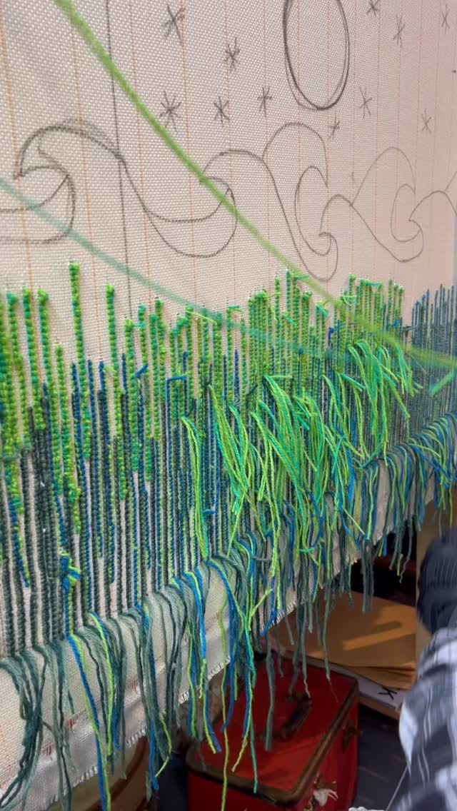 Susan in action in the studio @Robertsonsyard
Making a beautiful moonlit ocean š with many colours. We had a lovely day and I learnt about Susanās Canadian Heritage and we shared stories of family heirlooms that were handmade such as knitted clothes forgotten or not recognised because womenās craft work was not seen as valuable
Canāt wait for our next session
#textileart #tuftedart #visibility #storiesthroughtextiles #tuftingworkshop
