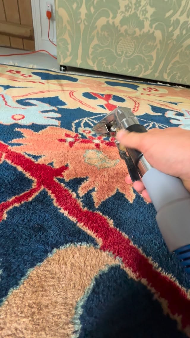 Rug cleaning in Churchill great results
#kinghamhillschool #chippingnorton #daylesford #cotswoldsproperty