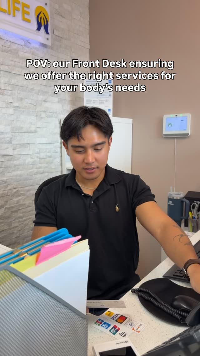 POV: Our front desk team making sure you find the massage that fits exactly what your body needs 💆♀️
Did you know? Consistent massage therapy may help reduce muscle tension, improve circulation, support better sleep, and even lower stress levels over time, not just after one appointment.
Whether you’re looking to relax, recover, or reset, we’re here to help you choose the right service for you.
Book now at massage-life.ca