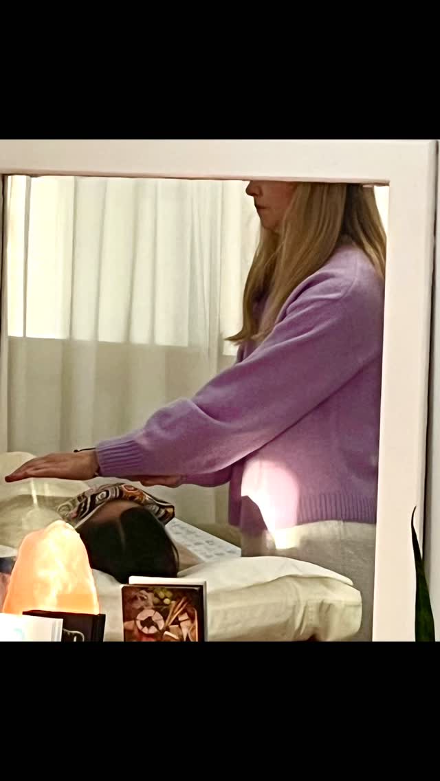 Congratulations on completing your Reiki level 2 ✨ all on the eve of the New Moon. ♉️ We missed you Laura and Krystina and sent you both lots of healing. #themoontheseerandtheoracle #reikicoursesgoldcoast #reikimasterteacher #reikiangelsgoldcoast #reiki