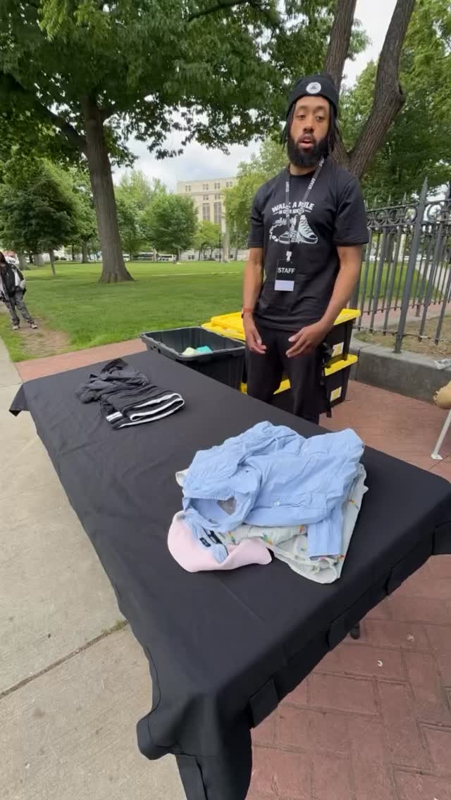 Today was bigger than just preparation — it was about purpose. 🙏🏾
Getting everything ready with the team for our Liberty Mutual community service event at Lincoln Park as we continue giving back to the city that helped shape us. From organizing donations to preparing care packages, every detail matters when you’re serving the community with love and intention.
Grateful to partner with Liberty Mutual and continue making an impact through Walkamilenourshoes Inc.. Newark, we’re here for the people always ❤️
#CommunityFirst #NewarkNJ #WalkAMileInOurShoes