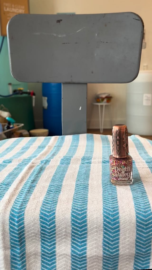 🌼 Spring nail polish has arrived! And oh boy do we have some fun choices for you!! Get em while you can, they’re limited time only ! 💅🏼
Made by hand in Austin Texas, these polishes by @deathvalleynails are non-toxic, vegan, cruelty free, and 10free ( meaning free of 10 potentially harmful ingredients normally found in nail polish )!
