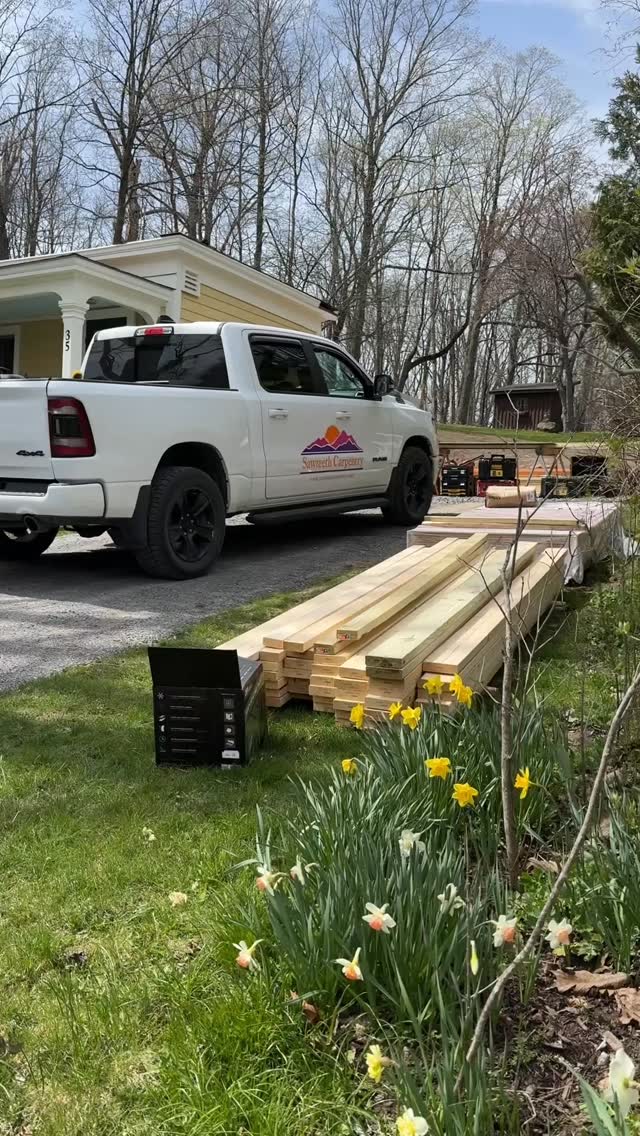 Cole directs this project from above as this new addition comes together. The goal is to bring more space and value to the property while the framing and rooflines are designed to feel like part of the original structure.
#homeaddition #projectupdate #custombuild #constructionlife #craftsmanship