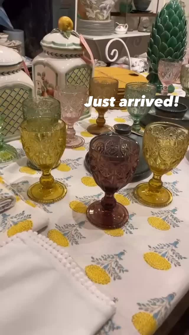 Just arrived at Chic et tralala today!
Some more we will show you tomorrow… #sevenoakslifestyle #shoplocal #interiordesign Thank you @feather.ink