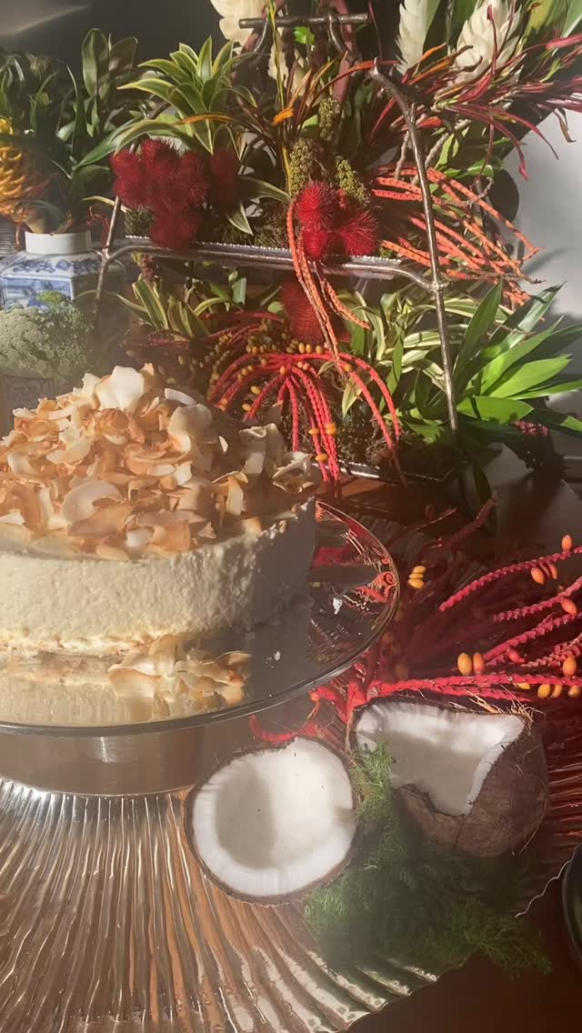 Mais do que um almoço, um encontro com propósito.
Esta mesa de sobremesas fez parte de um evento em apoio a @agorakesei , uma associação que realiza um trabalho precioso junto a crianças carentes.
Acreditamos que a verdadeira elegância também está em compartilhar, acolher e incentivar iniciativas que transformam vidas.
Que a filantropia ocupe cada vez mais espaço no nosso país — com sensibilidade, envolvimento e generosidade. ✨
#Filantropia
#Solidariedade
#ResponsabilidadeSocial
#EventoBeneficente
#ImpactoSocial
#AmorAoProximo
#MesaDeSobremesas
#AltaGastronomia
#MesaPosta
#ReceberBem
#Elegancia
#Sofisticacao
#EventosExclusivos
#BuffetDeLuxo
#SocialResponsibility
#LuxuryEvents
#FineDining
#DessertTable
#CharityEvent
#FazerOBem