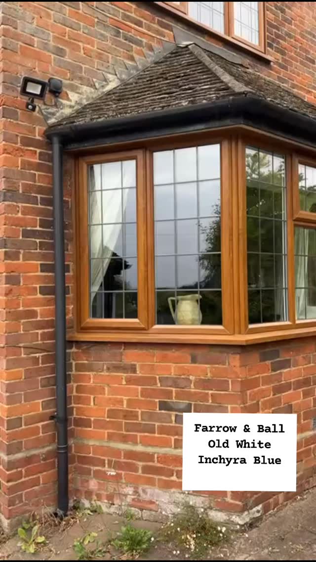 Windows finished in Old White and the door inInchyra Blue @farrowandball in #hitchin
#homerenovation #homerefresh #upvcspraying