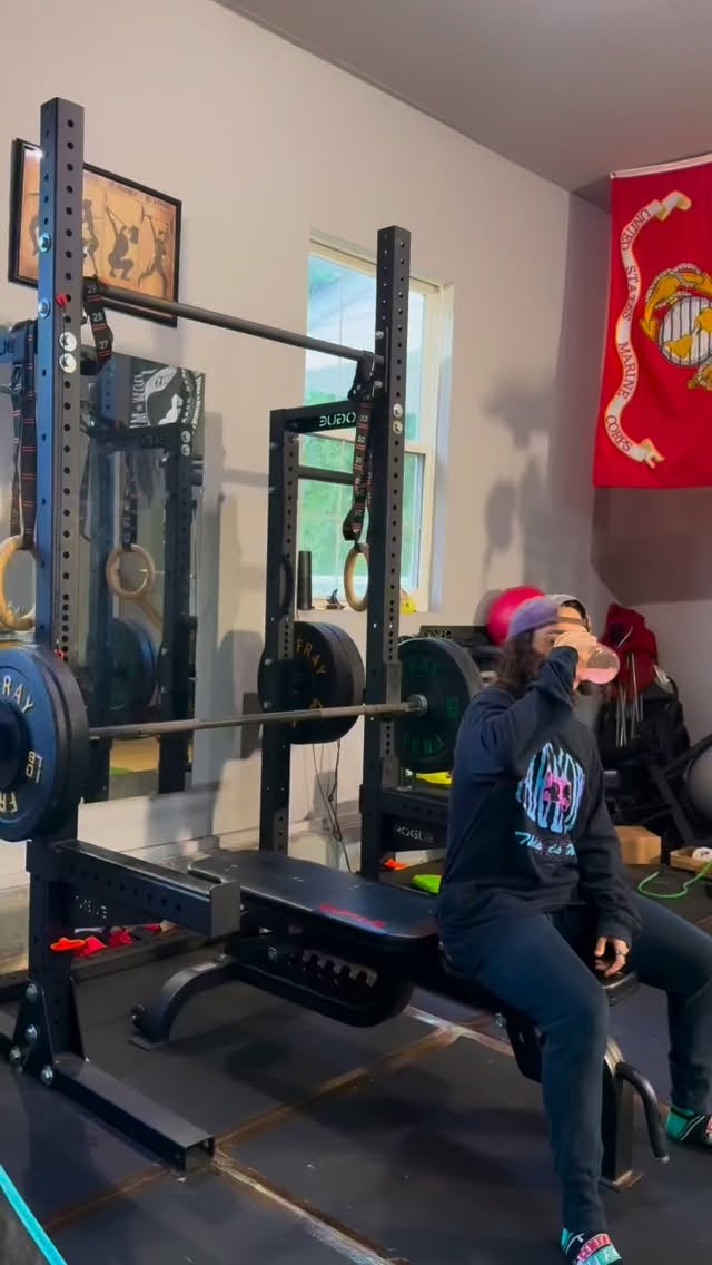 guess what’s in my drink?
no… not magic.
not a fat burner.
not some secret shortcut.
… and shockingly enough… not pre-workout lol
it’s actually electrolytes && creatine…
the basics really are the game changer 🤷🏽♀️
supporting hydration, recovery, muscle function, and performance will take you further than constantly chasing the next “quick fix.”
strong doesn’t come from doing the most…
it comes from doing what matters, consistently.
trust the process.
——————
#hydrationmatters #strongandcapable #creatine #habitbasedhealth #smallstepsbigsuccess