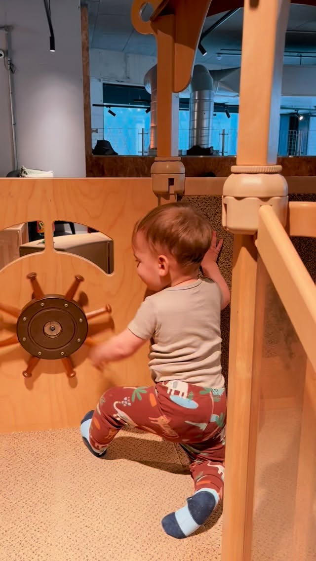 👶Babies Room ✨
Our under two’s lead their own learning. They make choices about which resources and materials interest and engage them.
This approach means that all of our under twos build understanding through exploration and investigation 🔍
The gentle support of their special adult adds language to what they do, encouraging the children to give words and meaning to their learning 🤗
#NurseryEastLondon #AmeliaHouseNursery #CanningTownparents